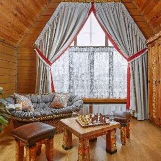 Гостиница Медвежий угол Суздаль Делюкс трехместный (двуспальная кровать + диван)-3