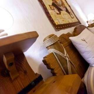 Гостиница Медвежий угол Суздаль Делюкс трехместный (двуспальная кровать + диван)-3